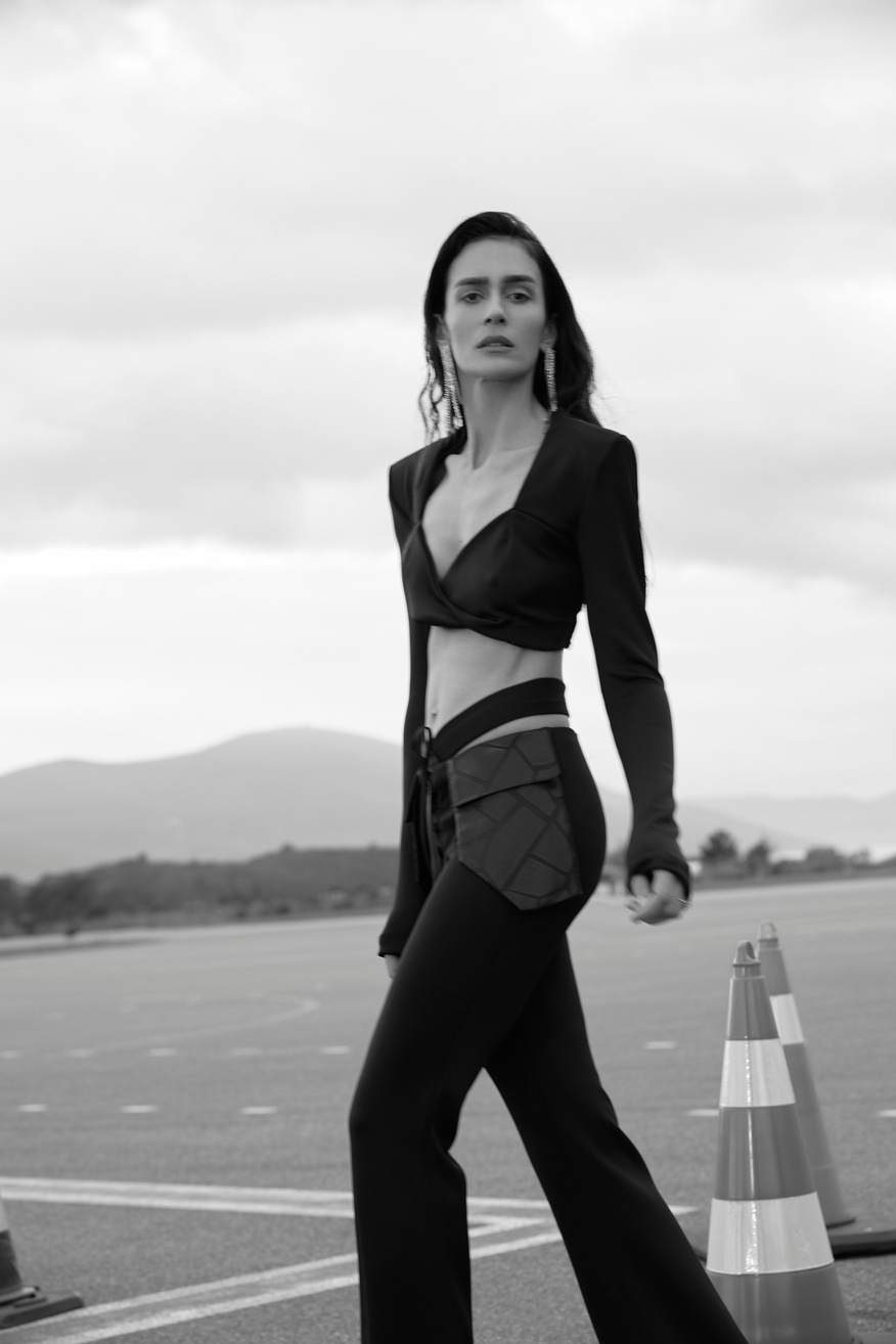 Model iz kolekcije JOAN x Miroslava 1