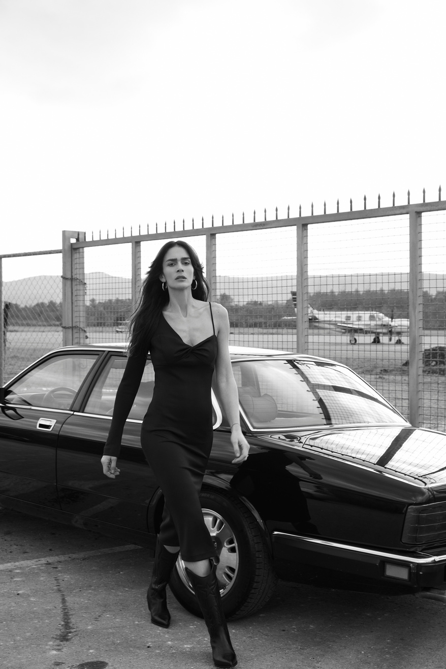 Model iz kolekcije JOAN x Miroslava 6